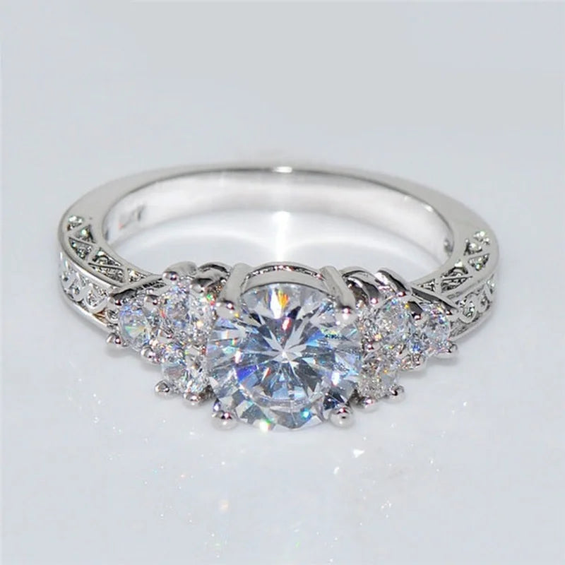 Exquisite Silver Color White Zircon Crystal Ring