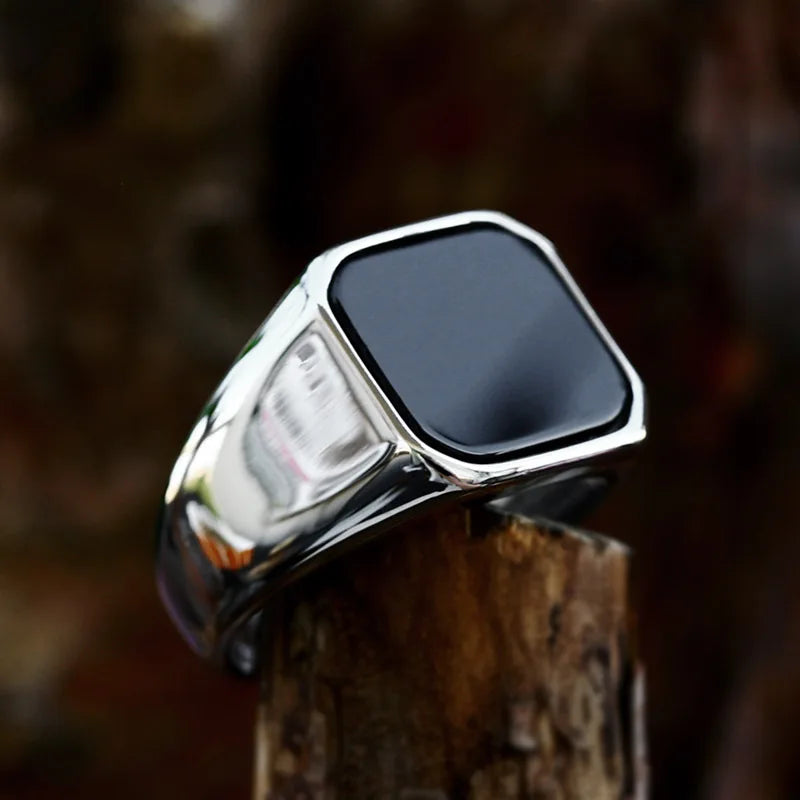 Classic Retro Black Ring