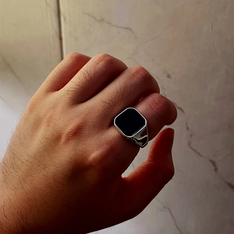 Classic Retro Black Ring