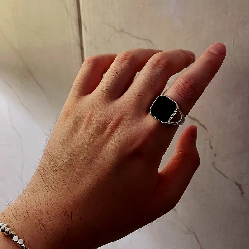 Classic Retro Black Ring